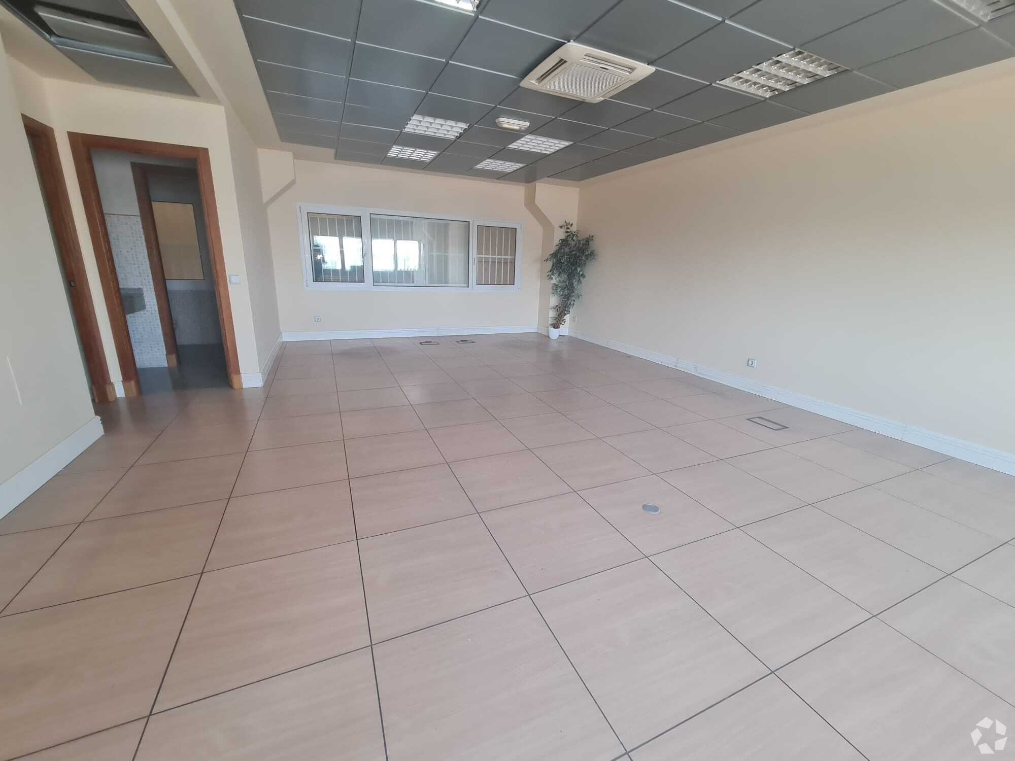 Office in Illescas, Toledo to rent Interior Photo- Image 1 of 2
