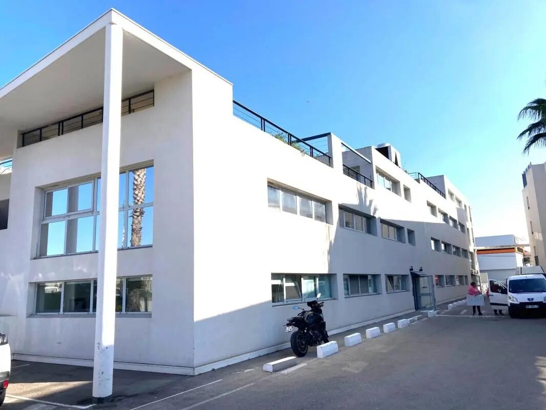 Office in Cannes for sale Building Photo- Image 1 of 7