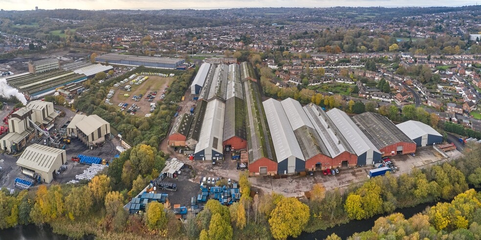 Bean Rd, Bilston for rent - Building Photo - Image 1 of 17