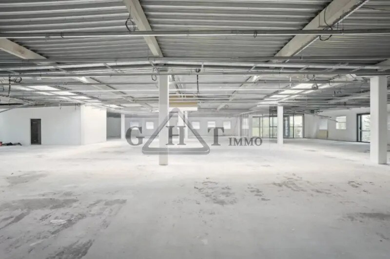 Office in Marcoussis to rent Interior Photo- Image 1 of 5