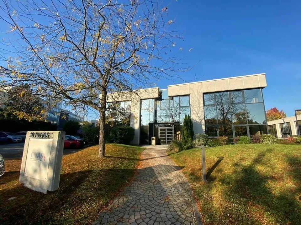 Location Bureaux 546 m² - Photo 1