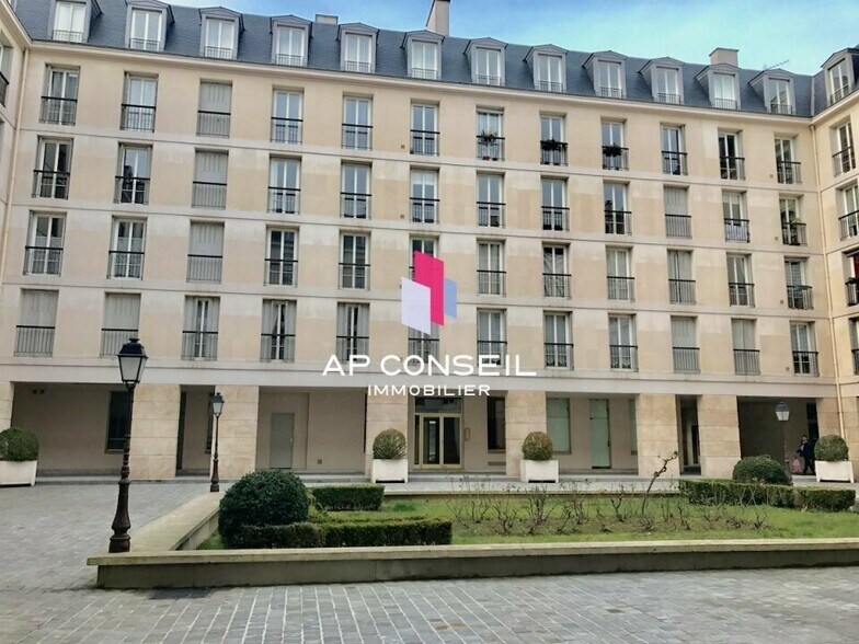 Office in Versailles to rent - Building Photo - Image 1 of 10