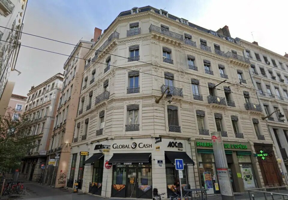 Office in Lyon for sale Building Photo- Image 1 of 13