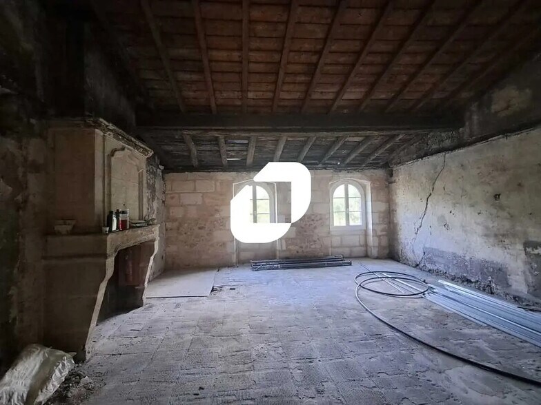 Office in Bordeaux to rent - Interior Photo - Image 2 of 5