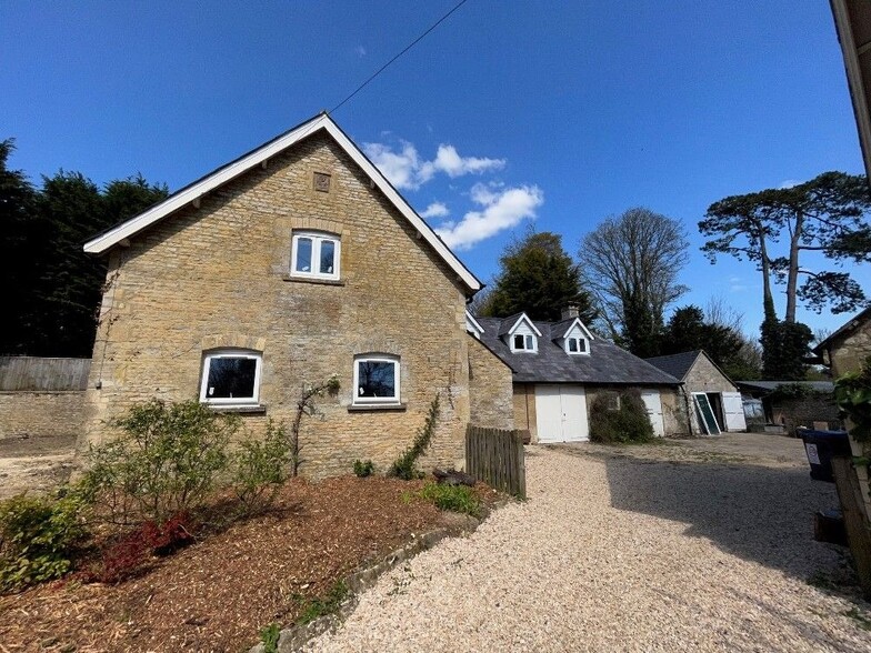 The Barns Fairspear House, Leafield to rent - Building Photo - Image 2 of 3