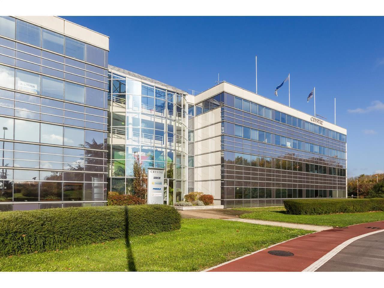 Office in Guyancourt to rent Building Photo- Image 1 of 9