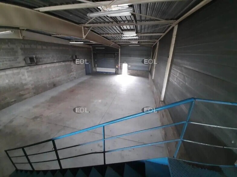 Industrial in Orly to rent - Interior Photo - Image 3 of 6