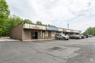 35575-35581 Lake Shore Blvd, Eastlake, OH for rent Primary Photo- Image 1 of 6