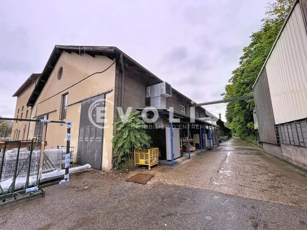 Industrial in Neuville-sur-Saône to rent Building Photo- Image 1 of 10