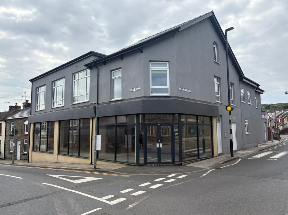 Clifton St, Caerphilly to rent Primary Photo- Image 1 of 3
