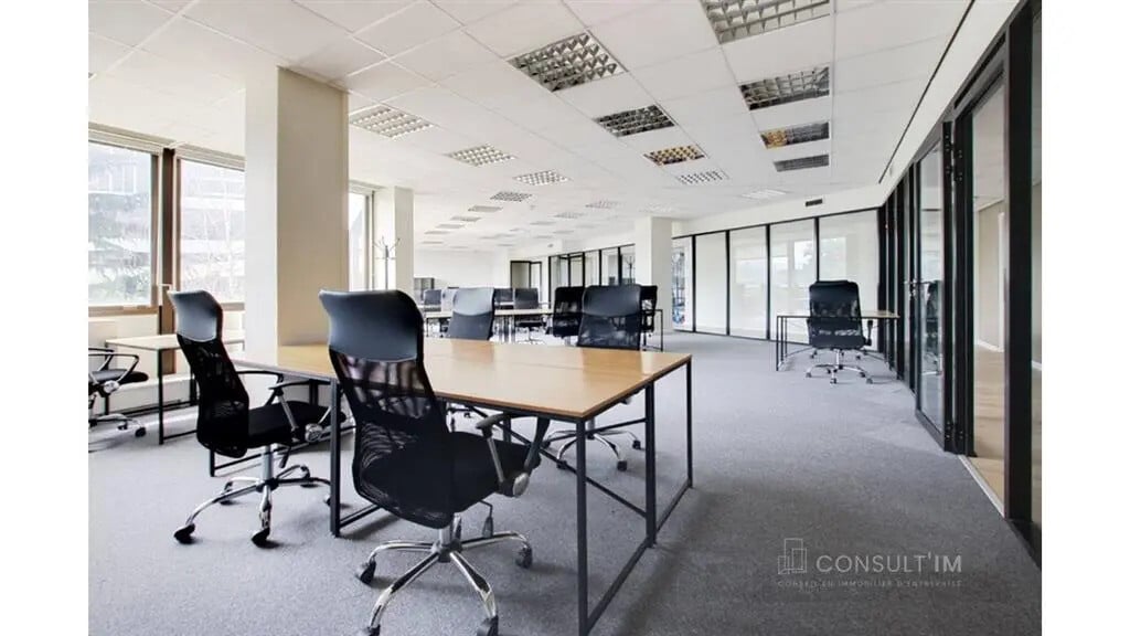 Vente Bureaux 325 m² - Photo 1
