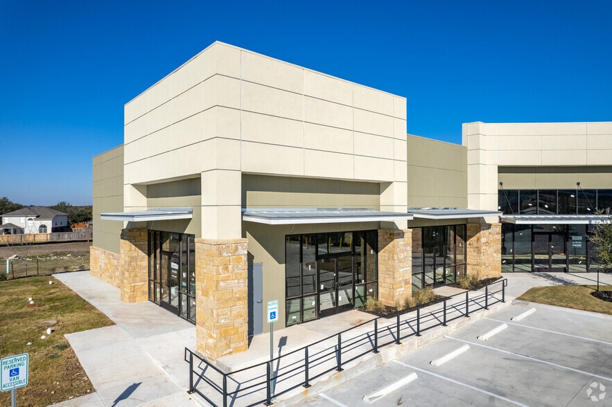 1300 W Pflugerville Pkwy, Round Rock, TX for rent - Building Photo - Image 3 of 8