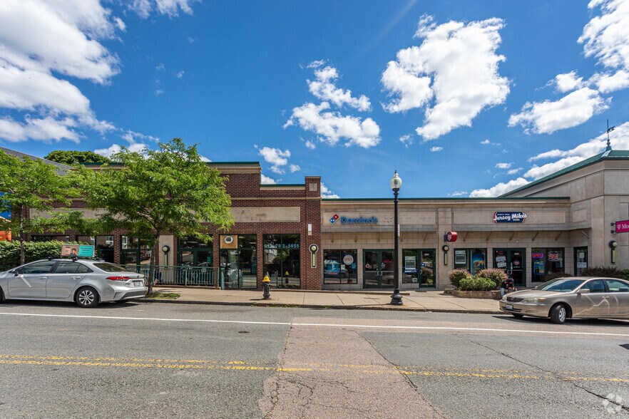 462 Washington St, Brighton, MA for rent - Building Photo - Image 3 of 4