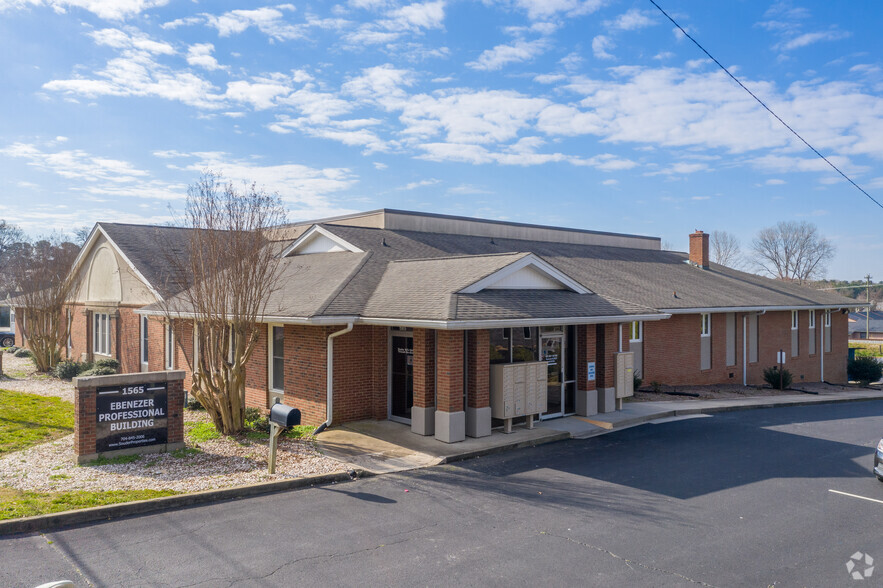 1565 Ebenezer Rd, Rock Hill, SC for rent - Building Photo - Image 1 of 6