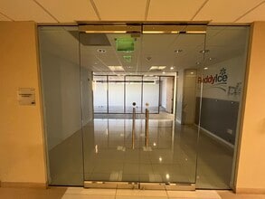 5720 Lyndon B Johnson Fwy, Dallas, TX to rent Interior Photo- Image 1 of 22