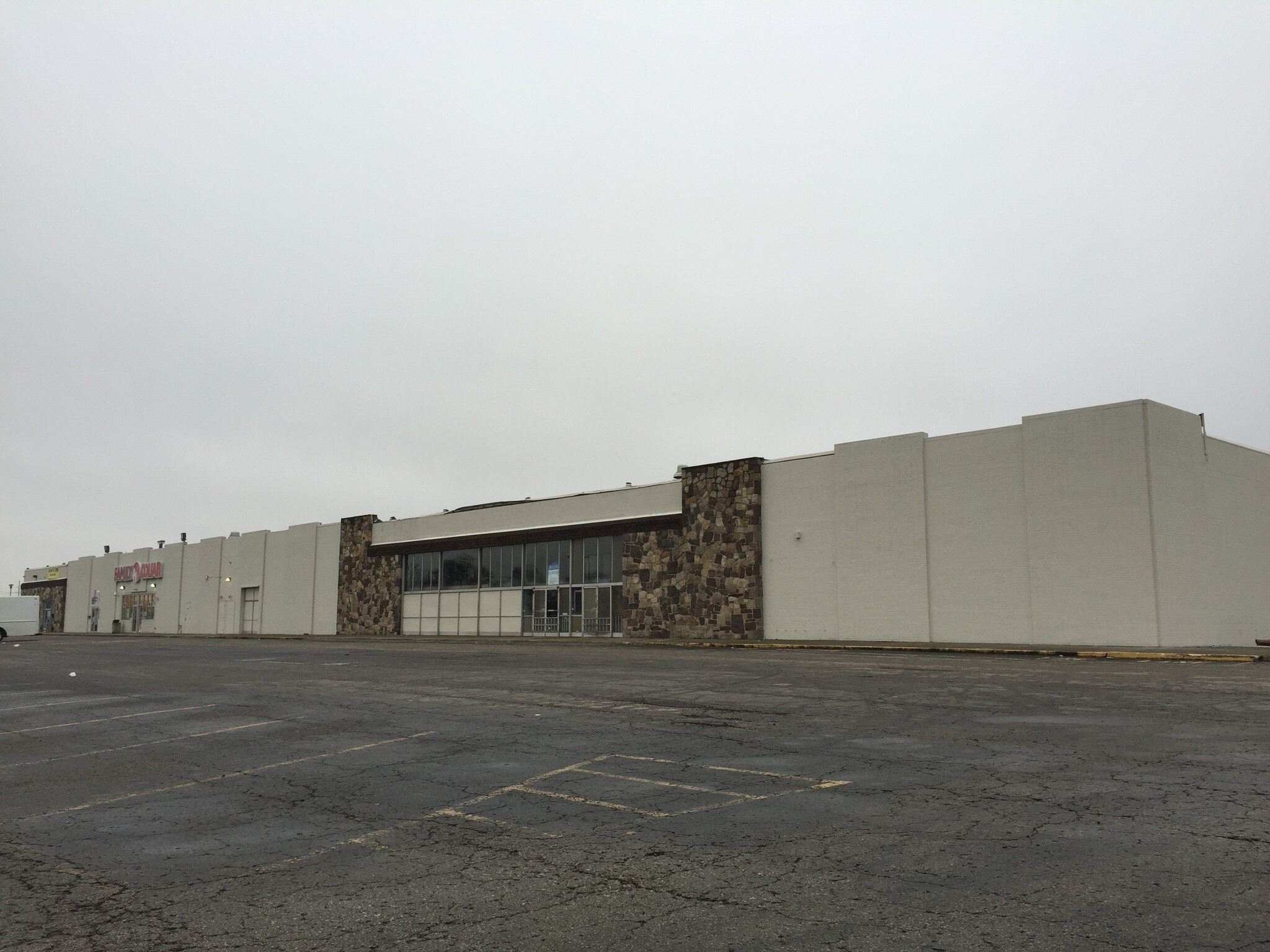 3525-3585 E Livingston Ave, Columbus, OH for sale Building Photo- Image 1 of 1