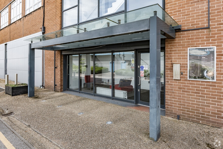 Titan Rd, Cardiff to rent - Building Photo - Image 2 of 3