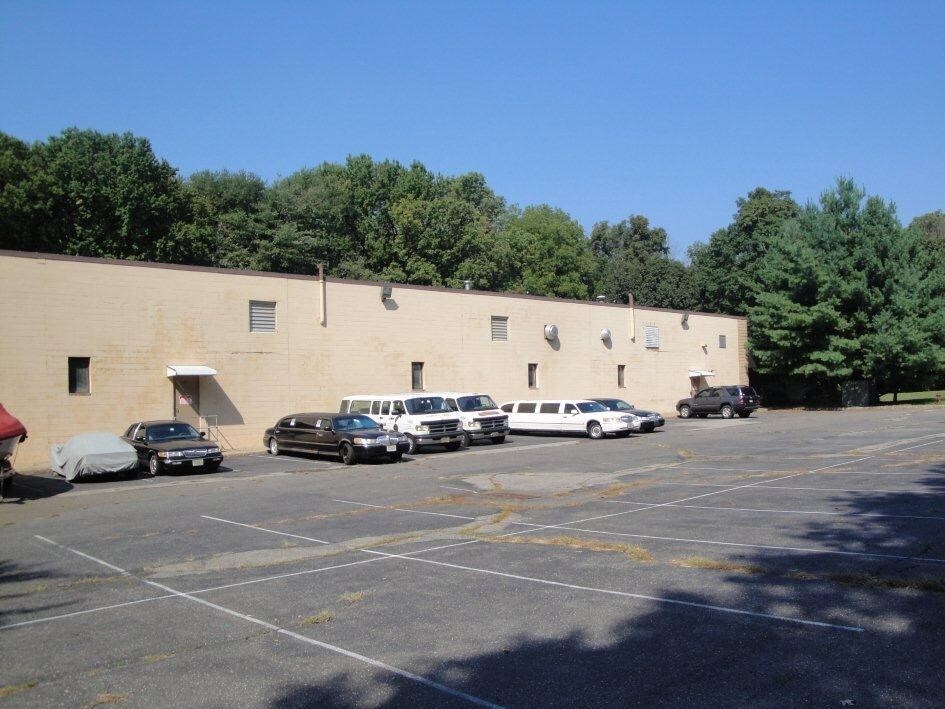 443 Newark Pompton Tpke, Wayne 07470