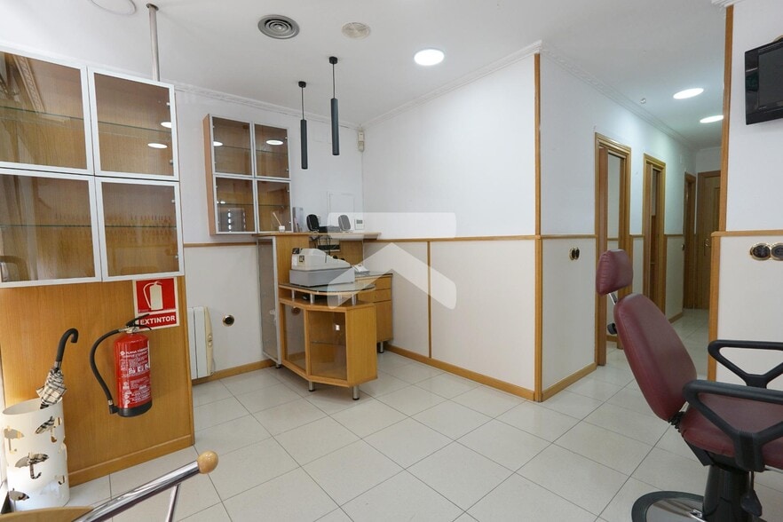 Retail in Tarragona, Tarragona to rent - Building Photo - Image 2 of 5