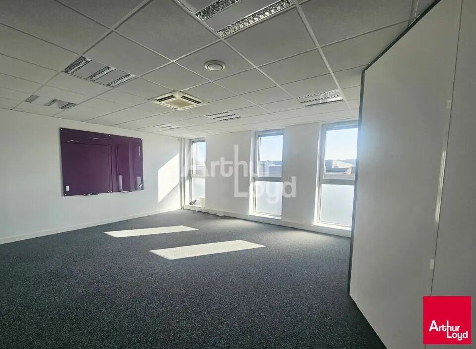 Location Bureaux 386 m² - Photo 1