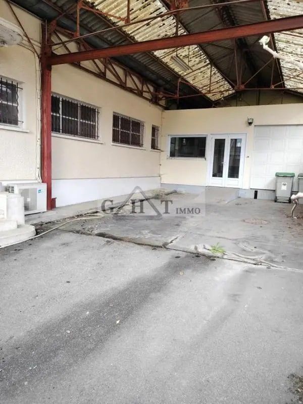 Vente Entrepôt 700 m²