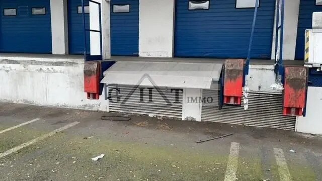 Light Industrial in Charenton-le-Pont to rent - Building Photo - Image 3 of 4