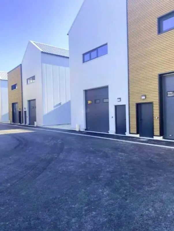 Industrial in Bagnolet to rent Building Photo- Image 1 of 7