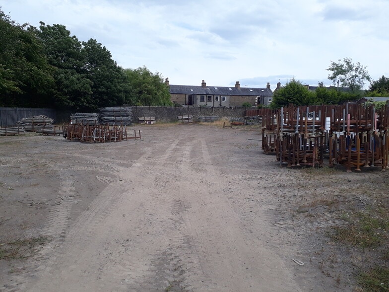 Balunie Dr, Dundee to rent - Building Photo - Image 3 of 3