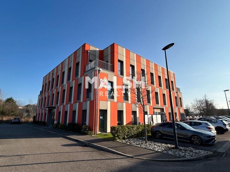 Office in Francheville for sale - Building Photo - Image 1 of 15