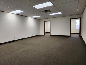 1955 University Ave W, Saint Paul, MN for rent Interior Photo- Image 1 of 6