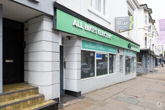 30-31 Queens Rd, Brighton to rent Building Photo- Image 2 of 3