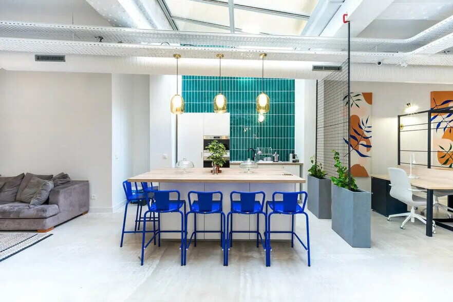 Office in Bordeaux to rent - Building Photo - Image 2 of 9