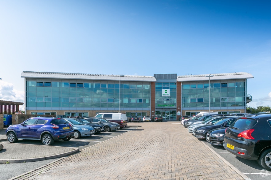 Beaufort Park, Chepstow to rent - Building Photo - Image 3 of 10