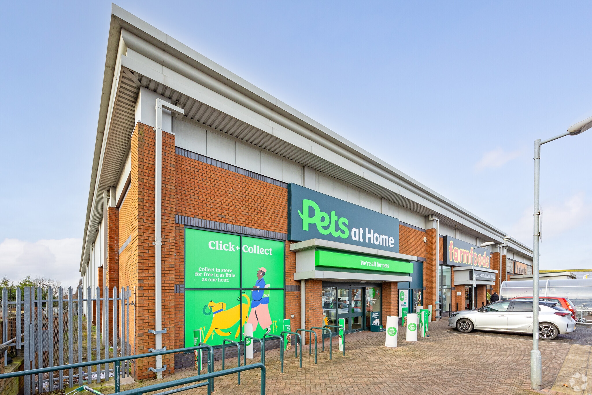 Queen Street Retail Park portfolio of 2 properties for sale on LoopNet.co.uk Primary Photo- Image 1 of 4