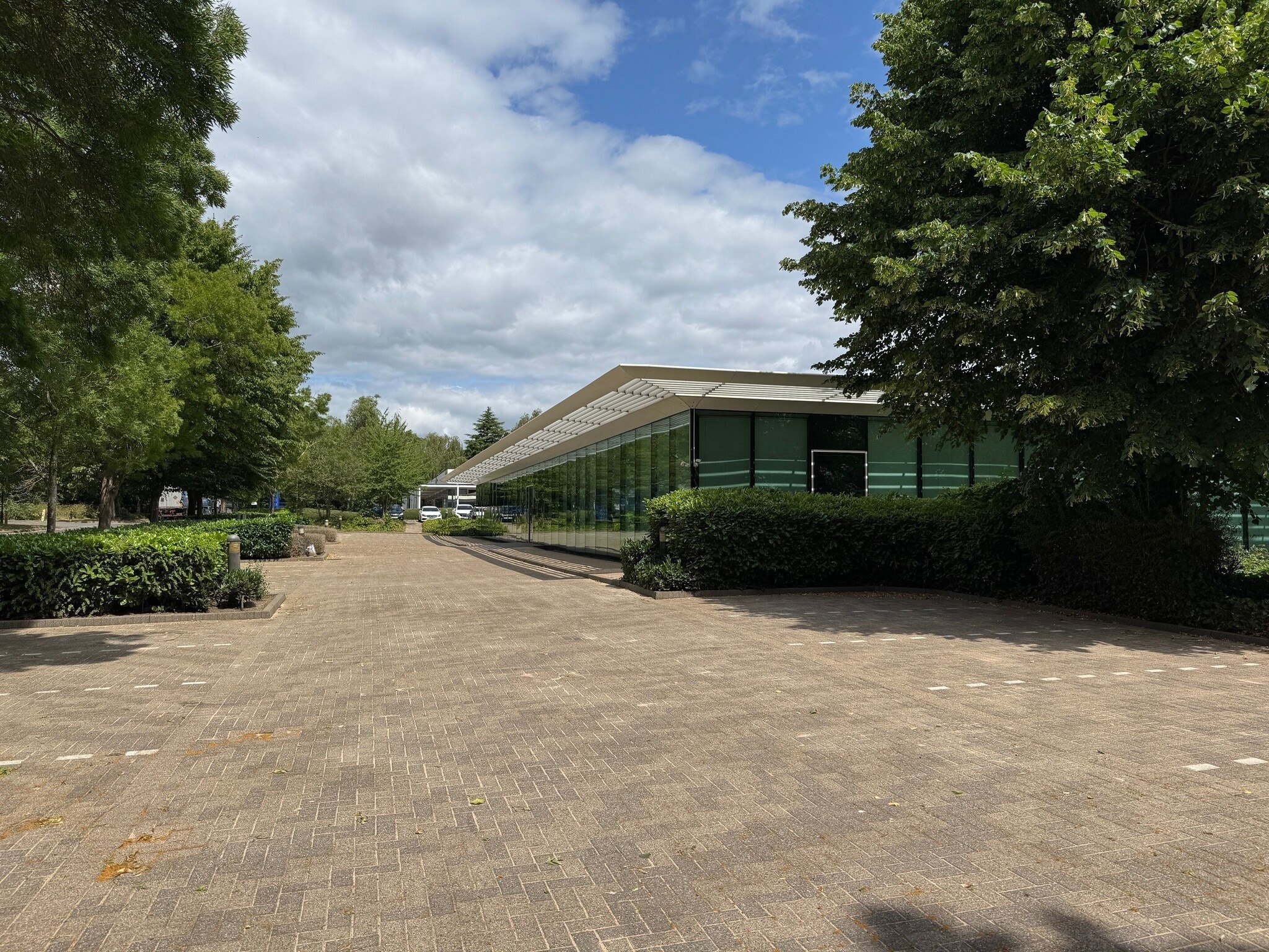 Mount Ave, Milton Keynes to rent Building Photo- Image 1 of 10