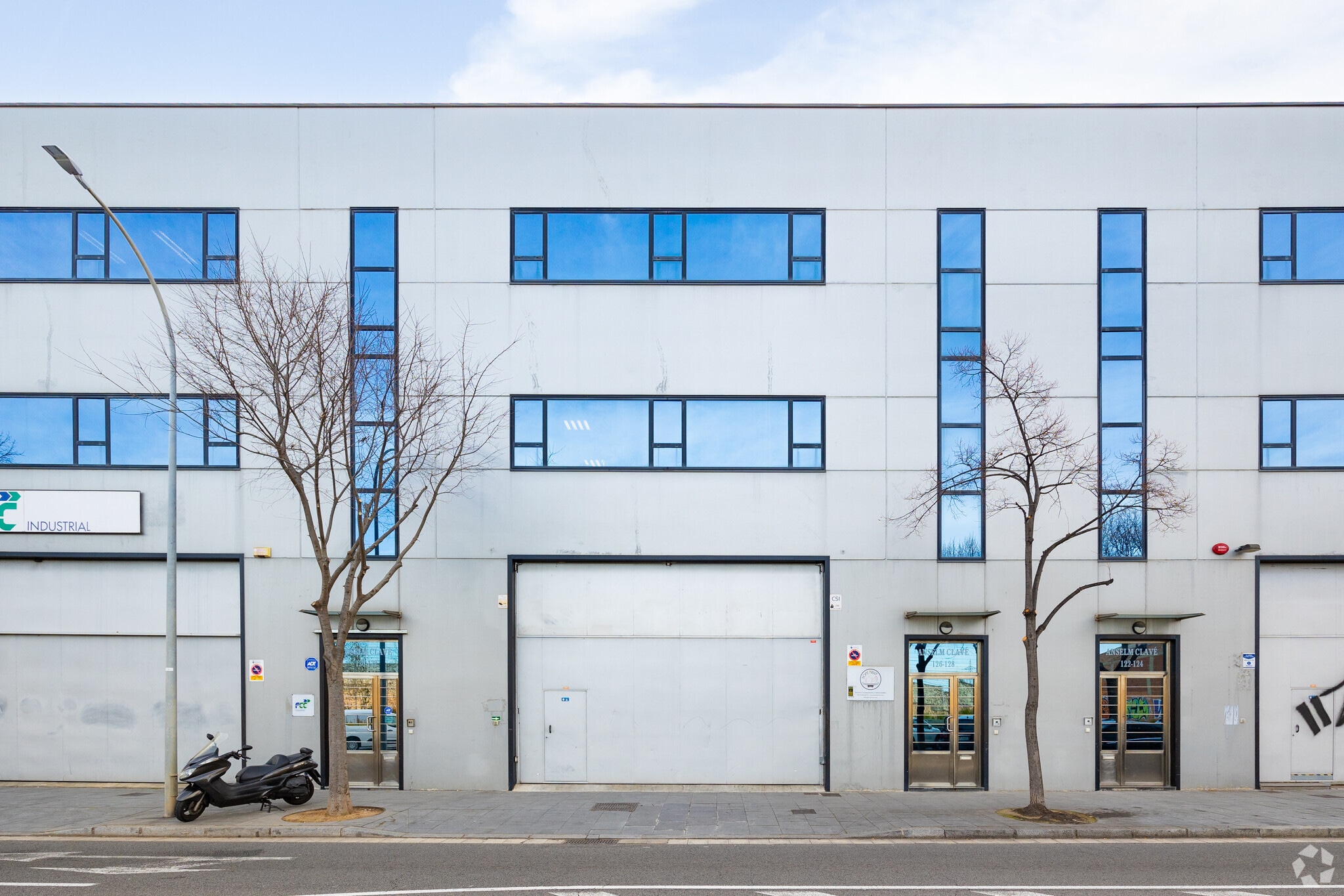 Industrial in El Prat de Llobregat, Barcelona to rent Building Photo- Image 1 of 3