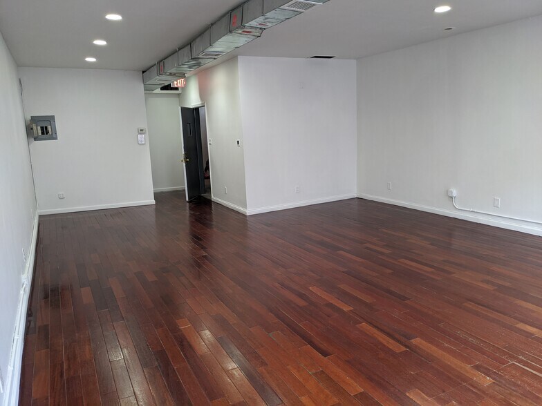 289 Seventh Ave, New York, NY for rent - Interior Photo - Image 3 of 4