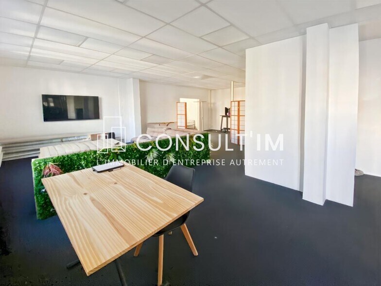 Office in Asnières-sur-Seine to rent - Interior Photo - Image 2 of 8