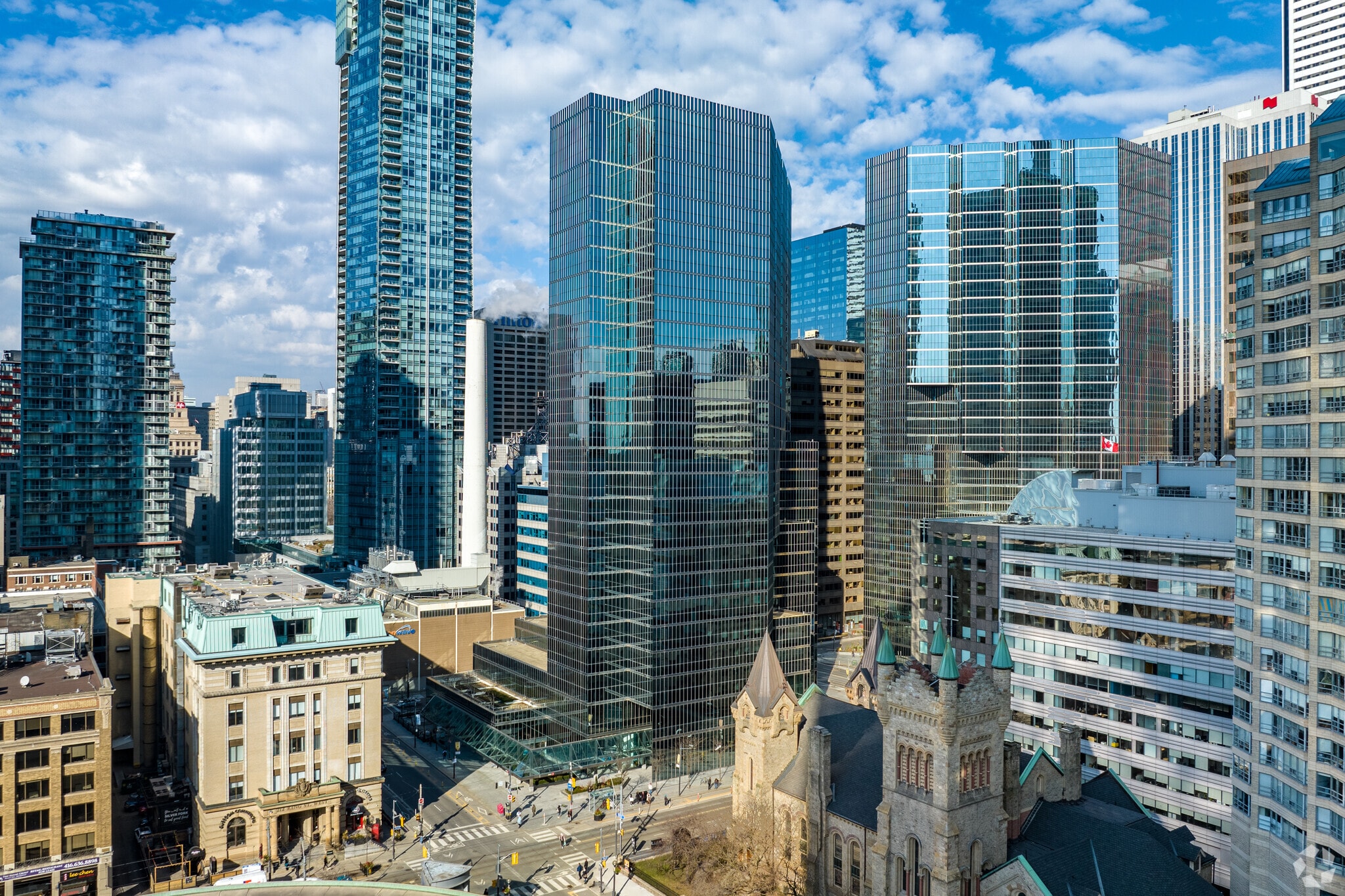 200 King St W, Toronto, ON to rent Primary Photo- Image 1 of 7