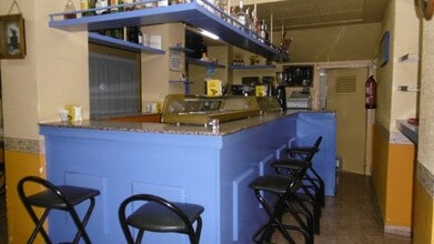 Retail in Tortosa, Tarragona to rent Interior Photo- Image 2 of 4