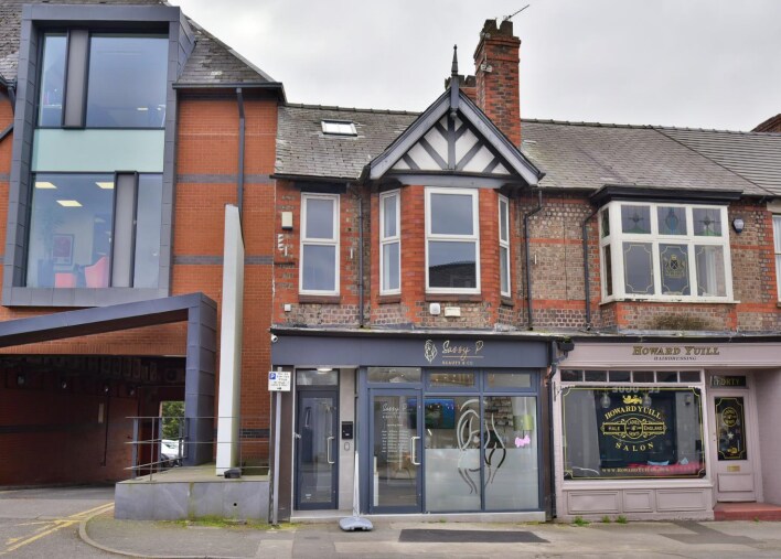 42 Hale Rd, Altrincham to rent Building Photo- Image 1 of 2