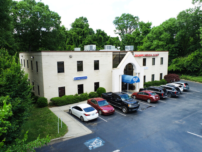 537 W Sugar Creek Rd, Charlotte, NC for sale - Building Photo - Image 1 of 1