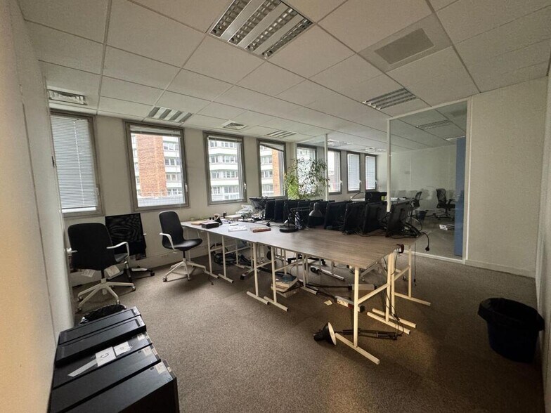 Office in Montreuil for sale - Interior Photo - Image 3 of 9