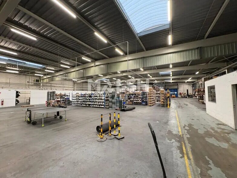 Industrial in Villeurbanne to rent - Interior Photo - Image 3 of 23
