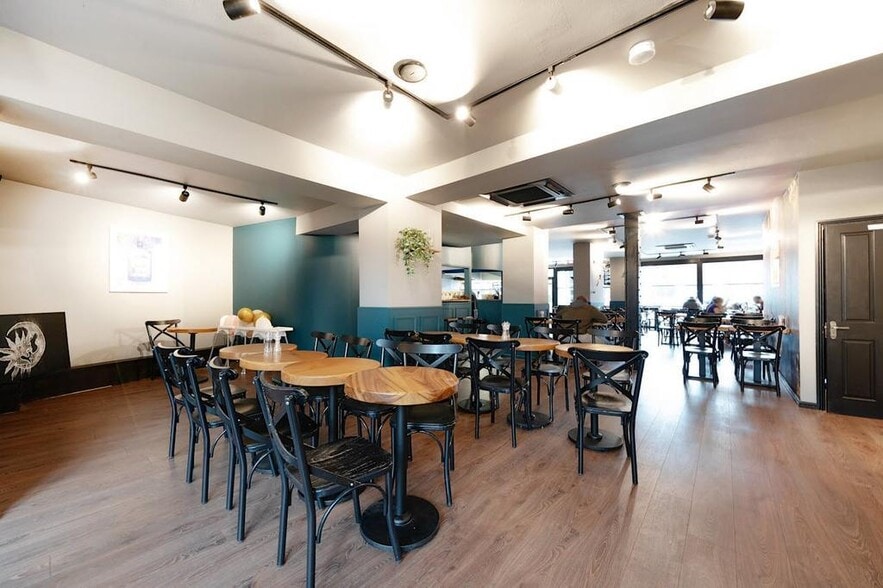 44-46 High Rd, London to rent - Building Photo - Image 3 of 16