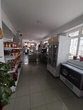 Retail in Alcalá de Henares, Madrid to rent Interior Photo- Image 1 of 6