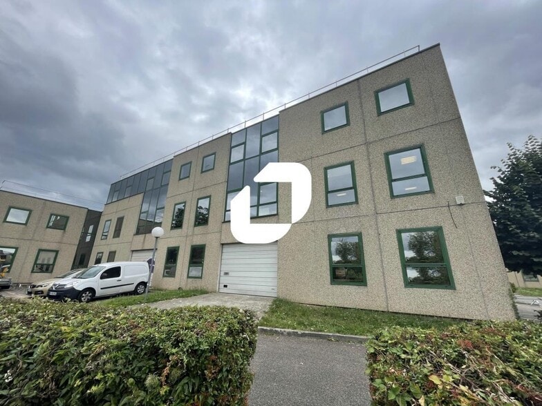 Light Industrial in Viry-Châtillon for sale - Building Photo - Image 1 of 11