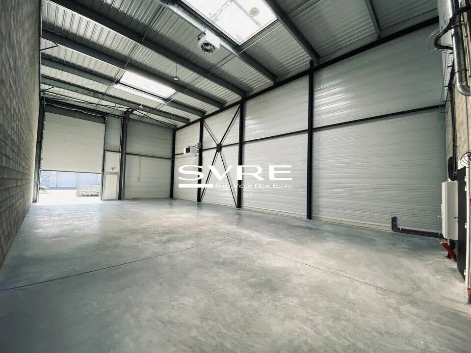 Light Industrial in Marignane for sale Building Photo- Image 1 of 15