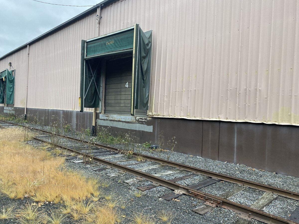 32 Stauffer Industrial Park, Taylor 18517 UK