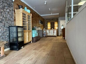 Retail in Barcelona, Barcelona to rent Lobby- Image 2 of 18